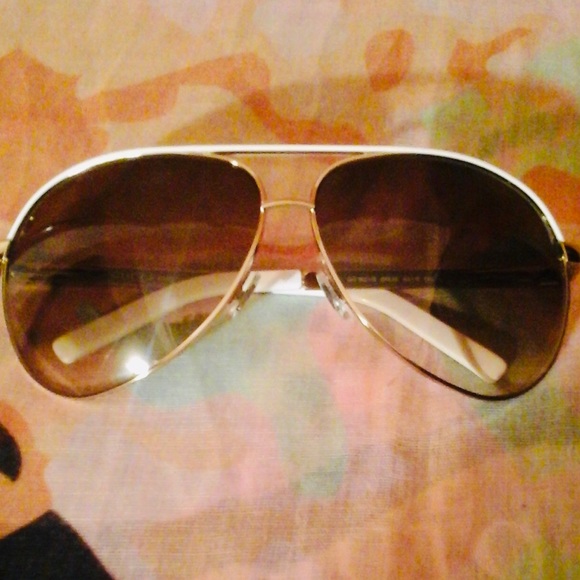 Gucci Accessories - 😎 Authentic Gucci Aviator Sunglasses 😎